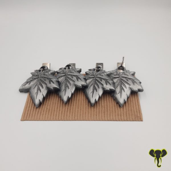 silver-maple-leaves-styled-table-cloth-clips-